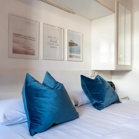 Spacious 2bed Family In Puerto Marina *