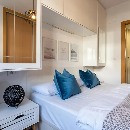 Spacious 2bed Family In Puerto Marina
