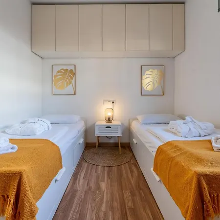 Spacious 2bed Family In Puerto Marina Apartment *
